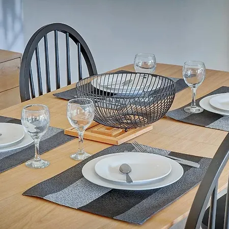 Immogroom- Renovated- Large Terrace- Ac- Shops- Parking *