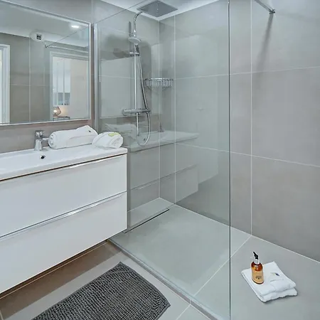 Immogroom- Renovated- Large Terrace- Ac- Shops- Parking Cannes