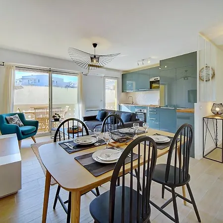 Immogroom- Renovated- Large Terrace- Ac- Shops- Parking